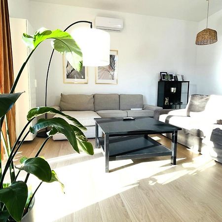 House Flow, 3 Room, Free 2 Parking Bratislava Exteriér fotografie