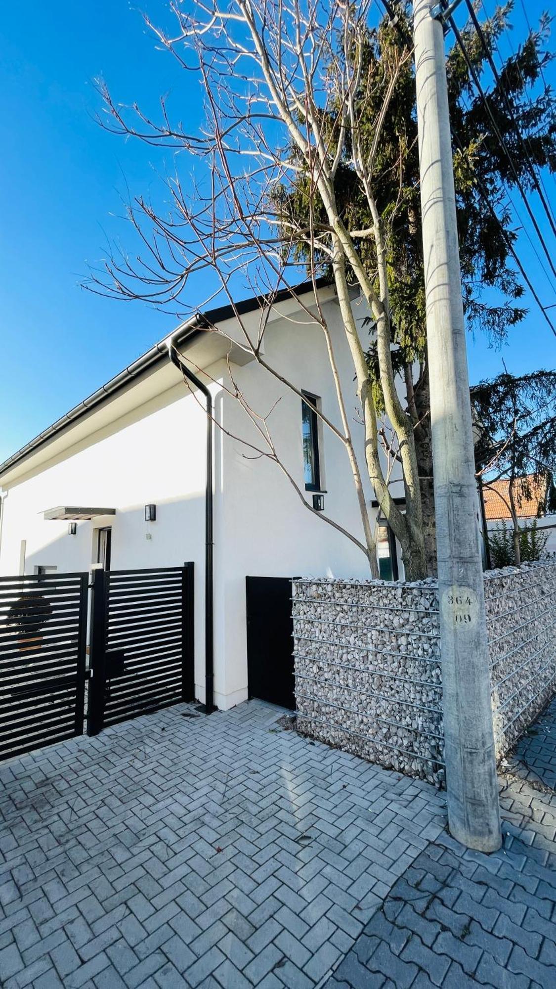 House Flow, 3 Room, Free 2 Parking Bratislava Exteriér fotografie