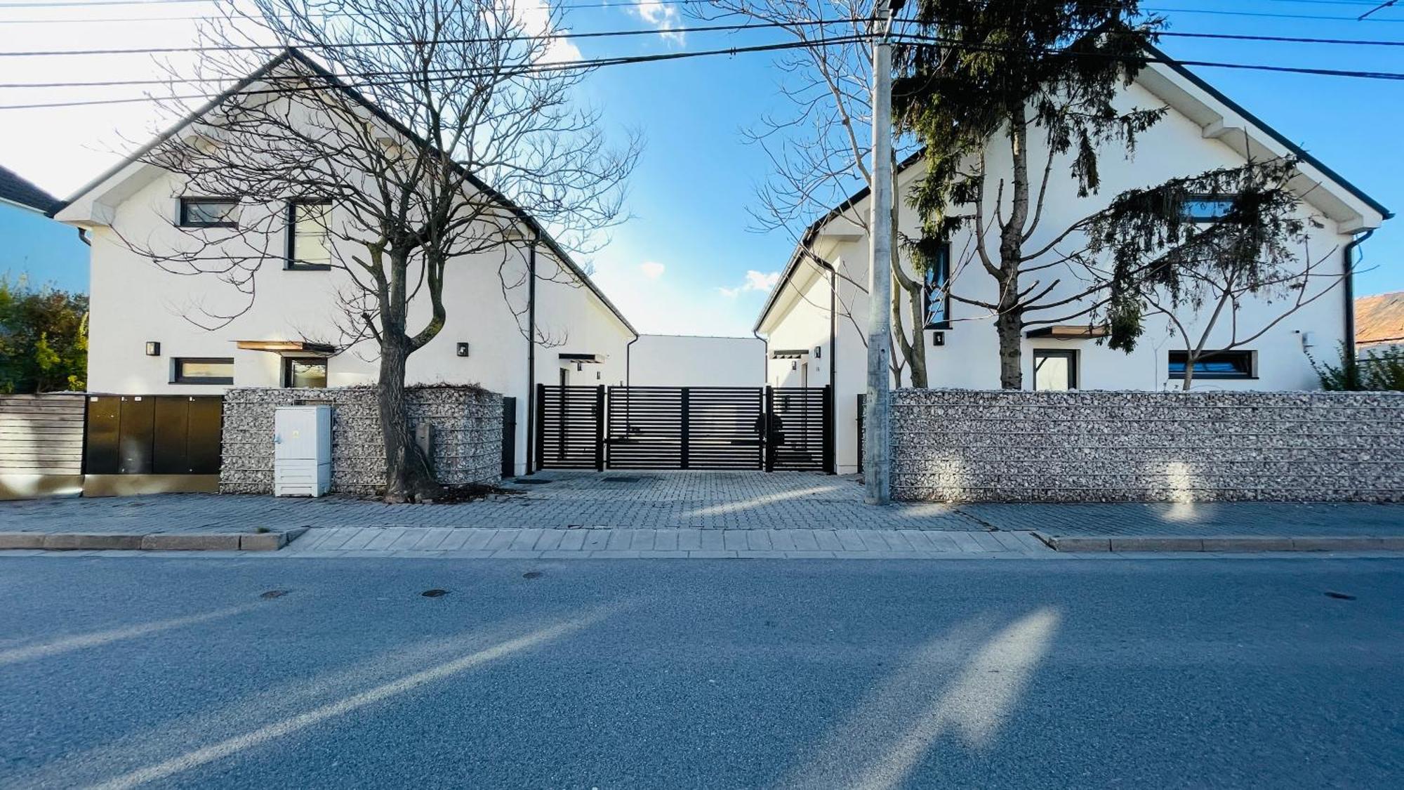 House Flow, 3 Room, Free 2 Parking Bratislava Exteriér fotografie